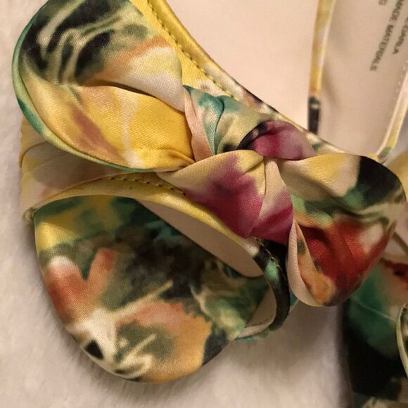 Etienne Aigner Floral Bow Slingback Pumps - Size 7.5M - Picture 6 of 8